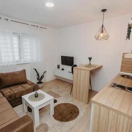 Apartamento Stan Na Dan Flora Nevesinje Exterior foto